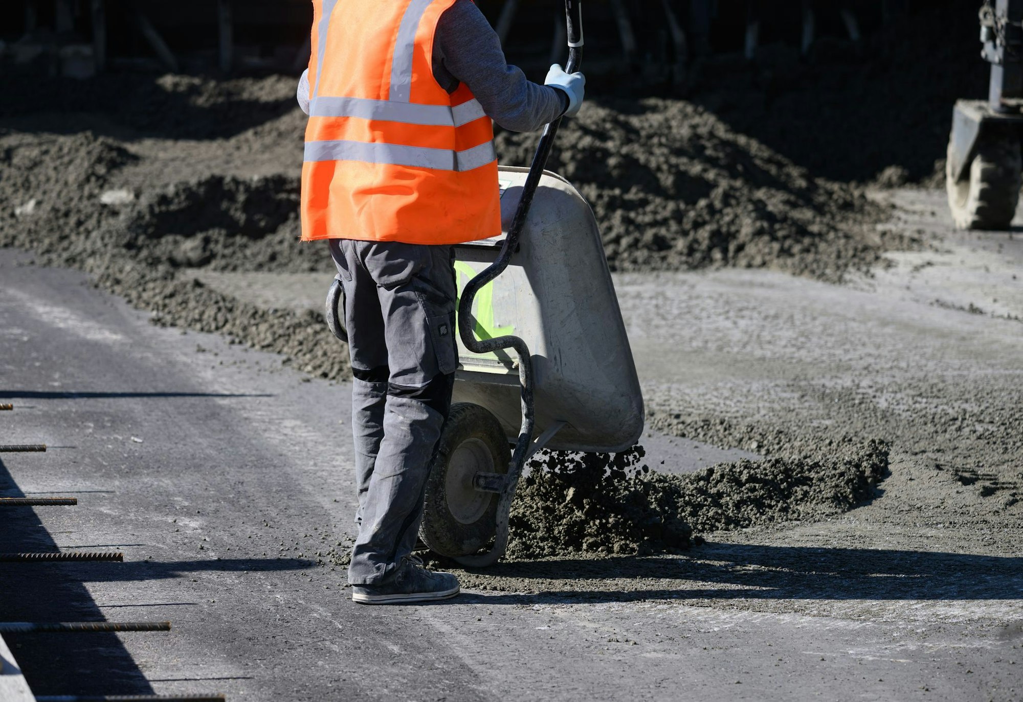 Staatliche Milliarden für Straßen, Schienen und Verteidigung sollen 2026 die Wirtschaft ankurbeln. (Symbolbild)