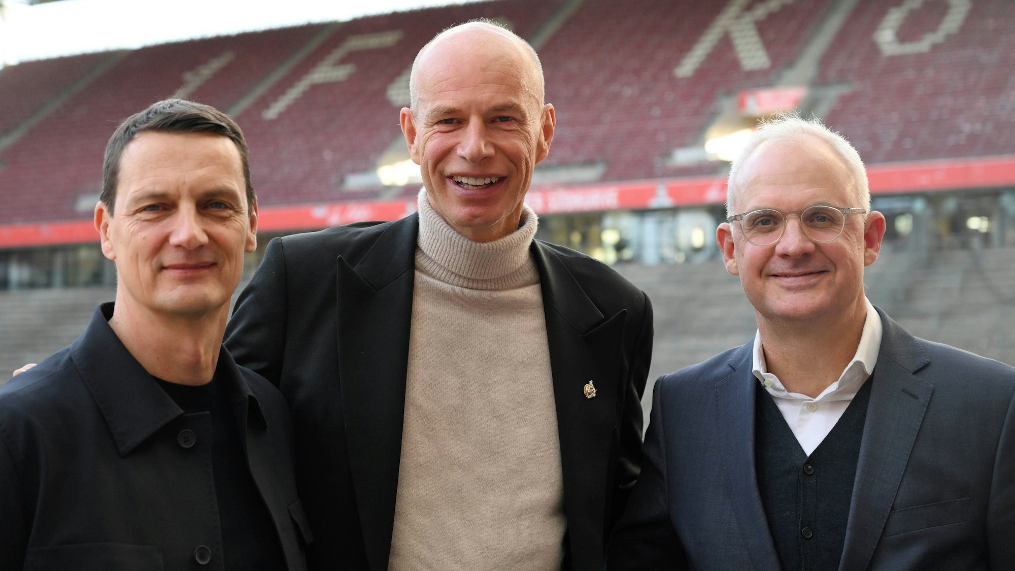01.12.2025, xophax, Fussball 1.Bundesliga, 1.FC Koeln, Pressekonferenz : FC Vorstand 1.FC Köln : v.l.n. rechts : Ulf Sobek , Jörn Stobbe und Jörg Alvermann Koeln *** 01 12 2025, xophax, Soccer 1 Bundesliga, 1 FC Cologne, Press conference FC board 1 FC Cologne from left to right Ulf Sobek , Jörn Stobbe and Jörg Alvermann Cologne