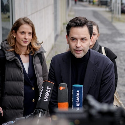 JU-Chef Johannes Winkel will bei der Abstimmung über das umstrittene Rentenpaket der Koalition mit Nein stimmen. Doch in einer Erklärung halten sich die jungen «Renten-Rebellen» in der Union eine Hintertür offen.