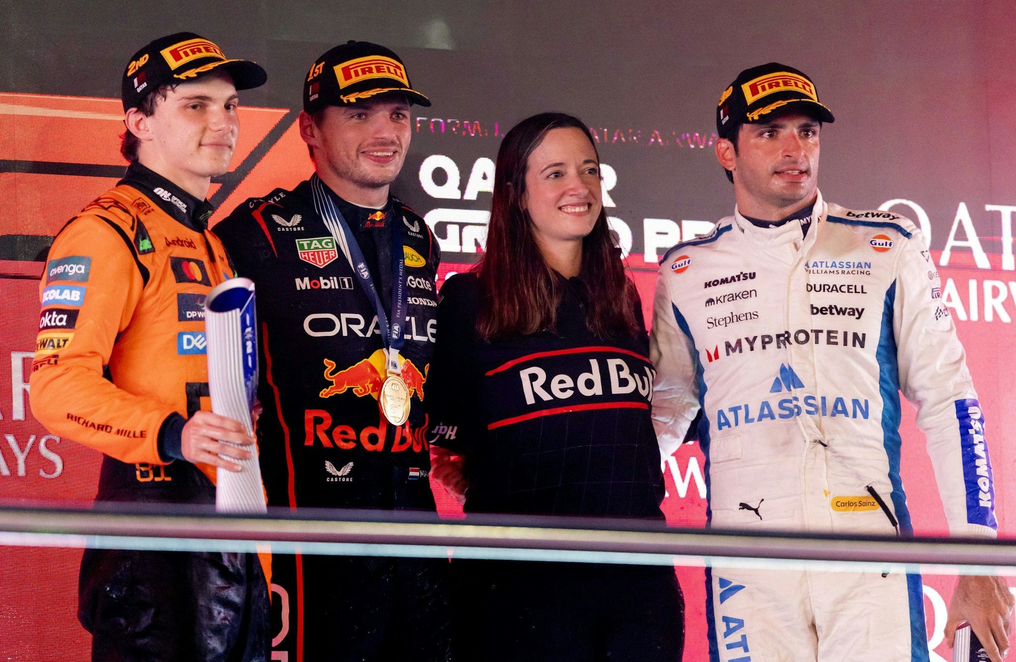 Red Bulls Strategin Hannah Schmitz durfte diesmal mit aufs Podium.