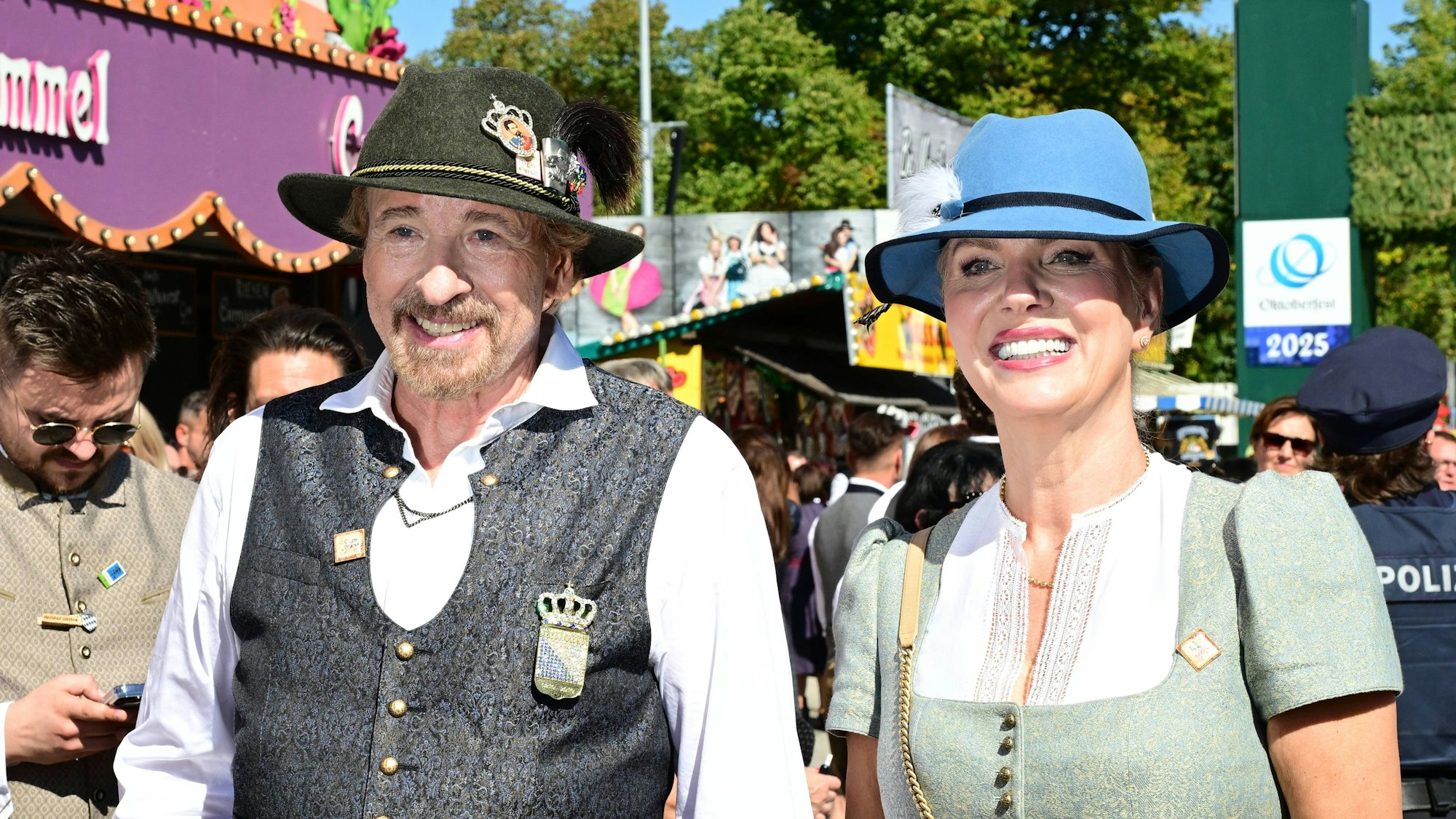 Thomas Gottschalk mit seiner Ehefrau Karina auf dem Oktoberfest.