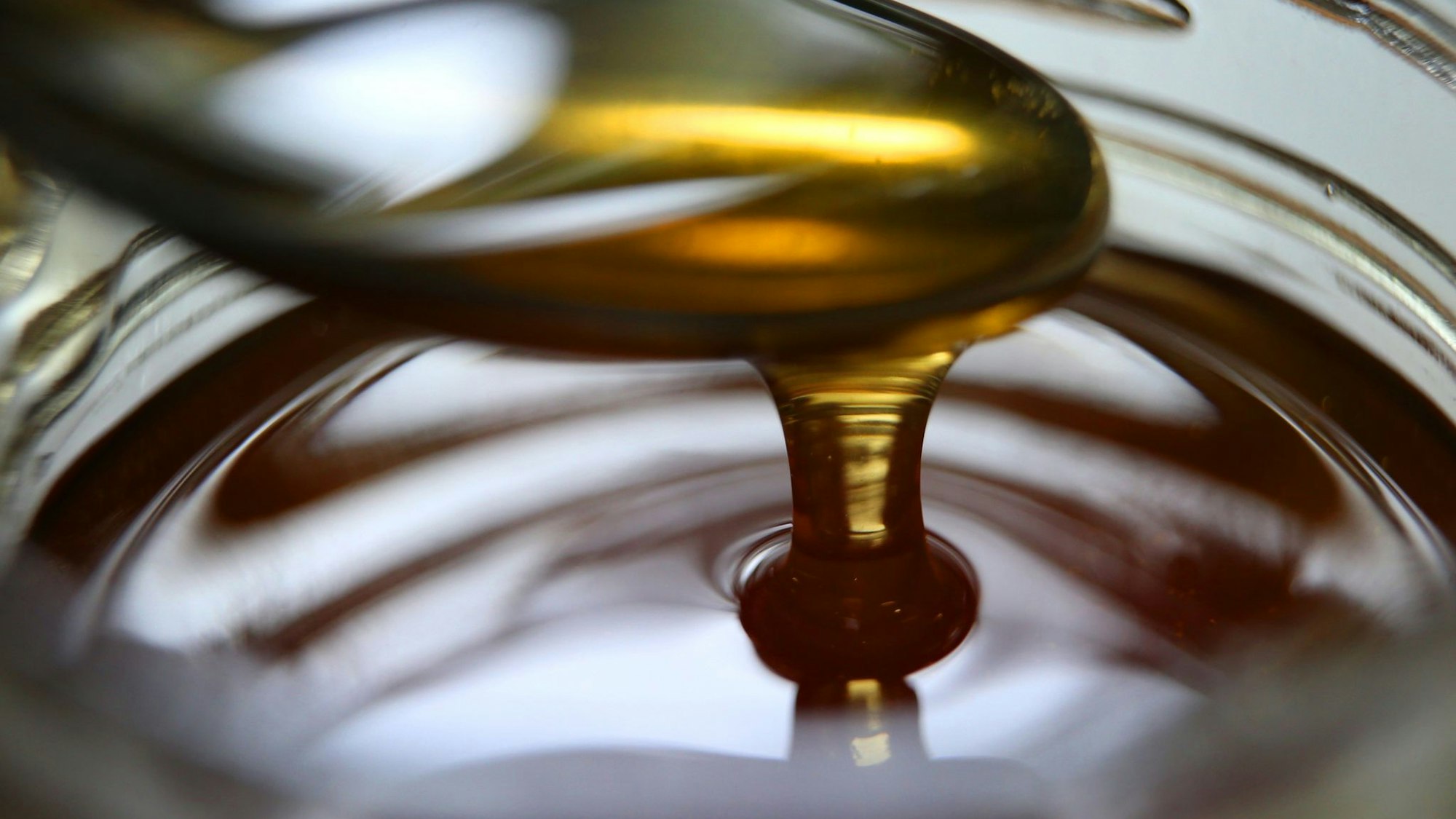 Wissen von wo es kommt: Honiggläser müssen künftig alle Herkunftsländer samt Mengenanteilen ausweisen. (Symbolbild)