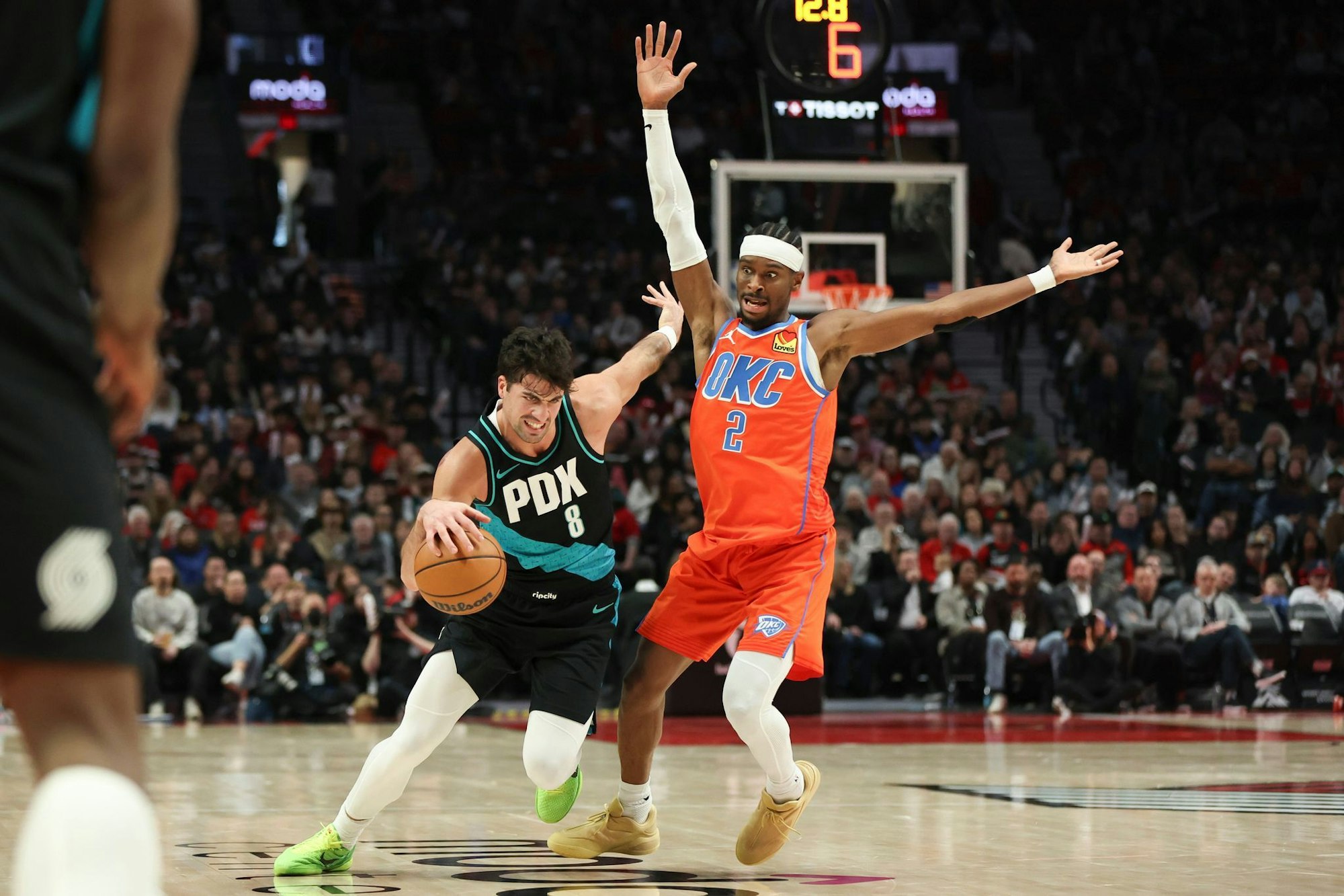 Shai Gilgeous-Alexander (rechts) und OKC haben noch immer nur ein Spiel in der NBA verloren.