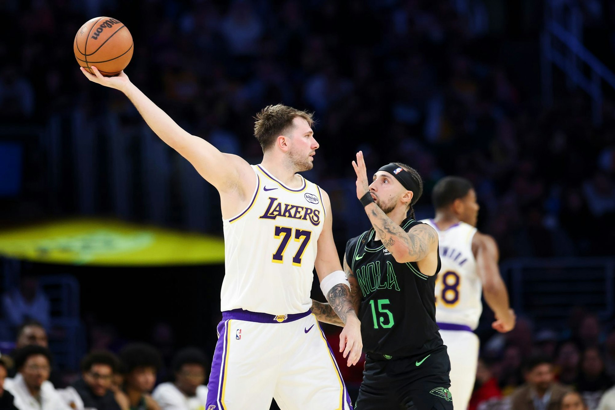 Doncic (links) und die Lakers spielen eine gute Saison.