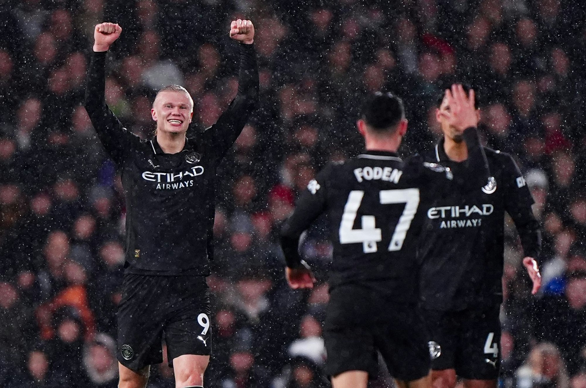 Erling Haaland leitete mit seinem Jubiläumstor den Auswärtssieg von Manchester City beim FC Fulham ein.