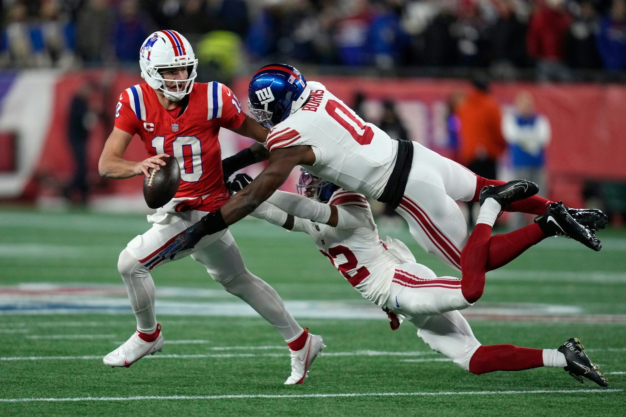 Quarterback Maye (links) und die Patriots waren nicht zu fassen für die Giants.