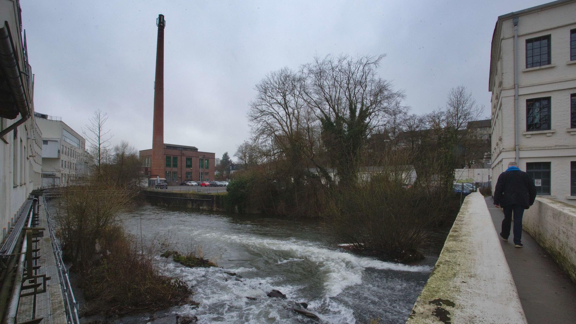 Das Wupperwehr in Höhe der Firma Radium in Wipperfürth