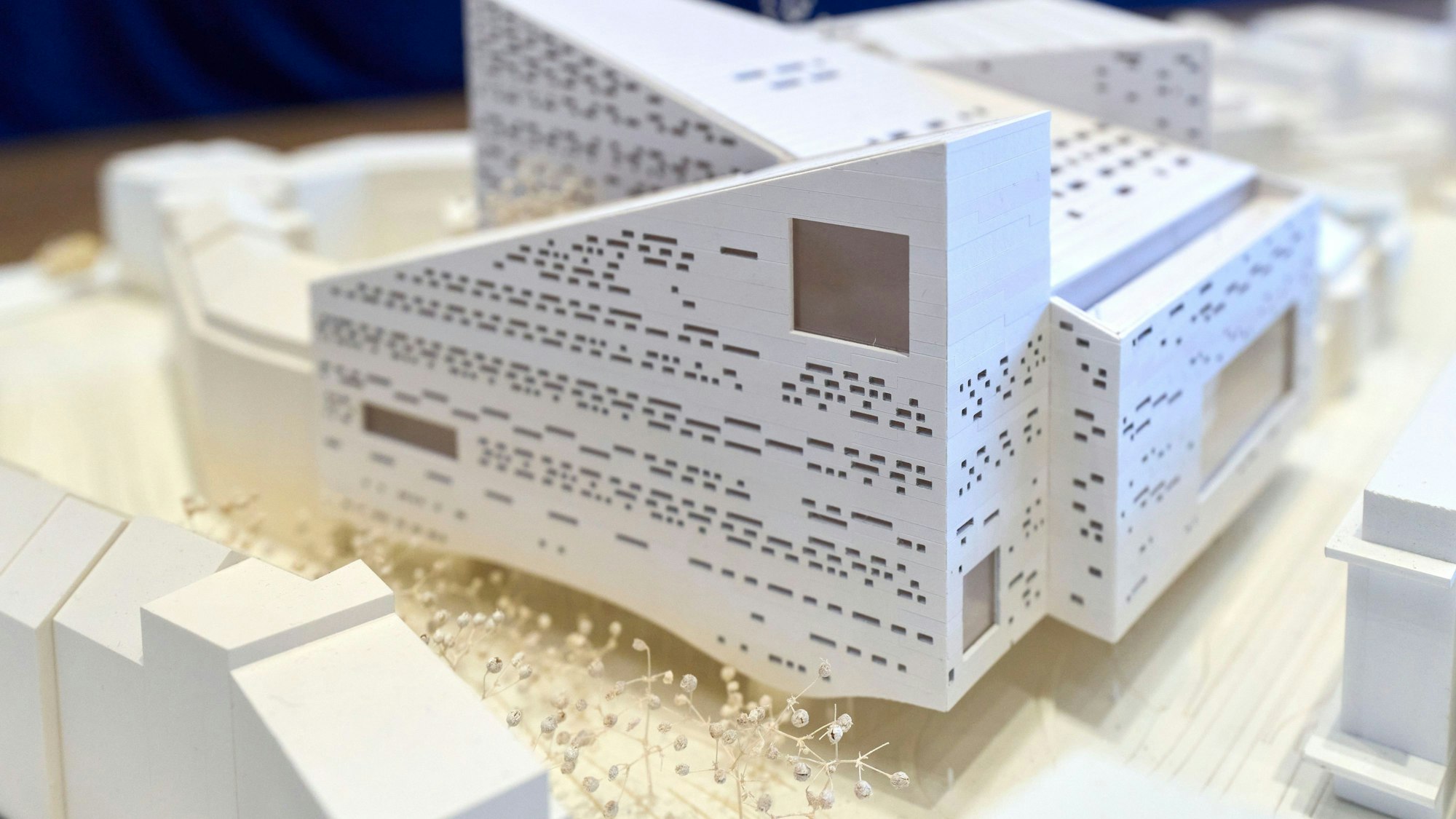 So sieht das Modell des von Snøhetta für Düsseldorf geplanten neuen Opernhauses aus.