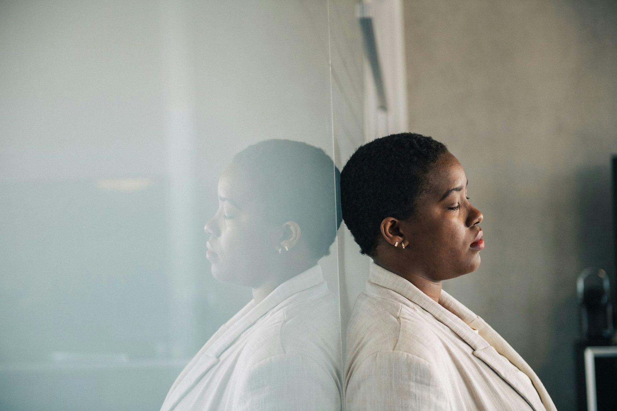 Viele Frauen erleben, dass ihre Beschwerden in der Arztpraxis nicht ernst genommen werden: Ihre Symptome werden häufig vorschnell als psychosomatisch eingestuft.