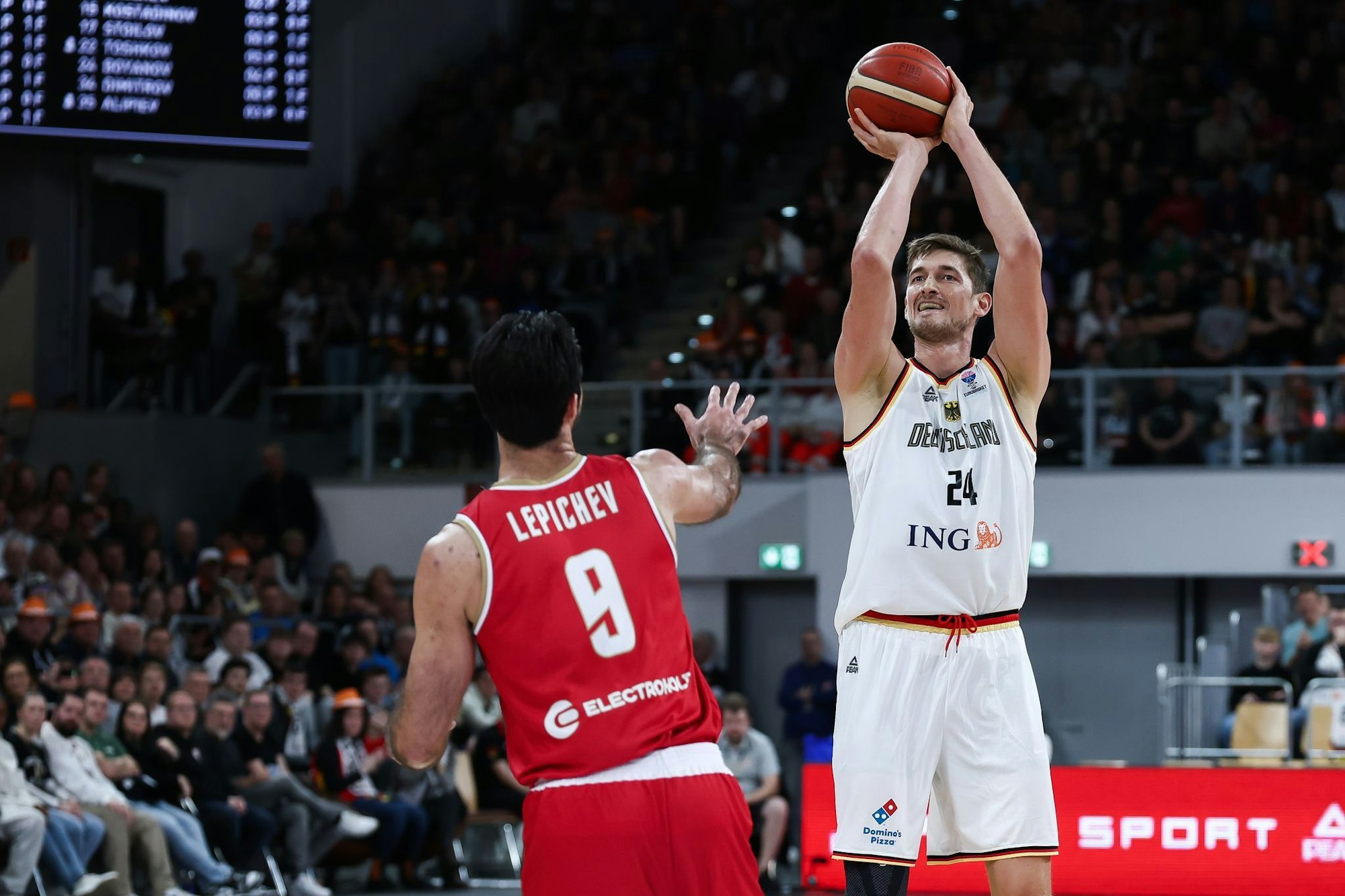 Tibor Pleiß spielt ab sofort für die Basketballer von Rasta Vechta. (Archivfoto)