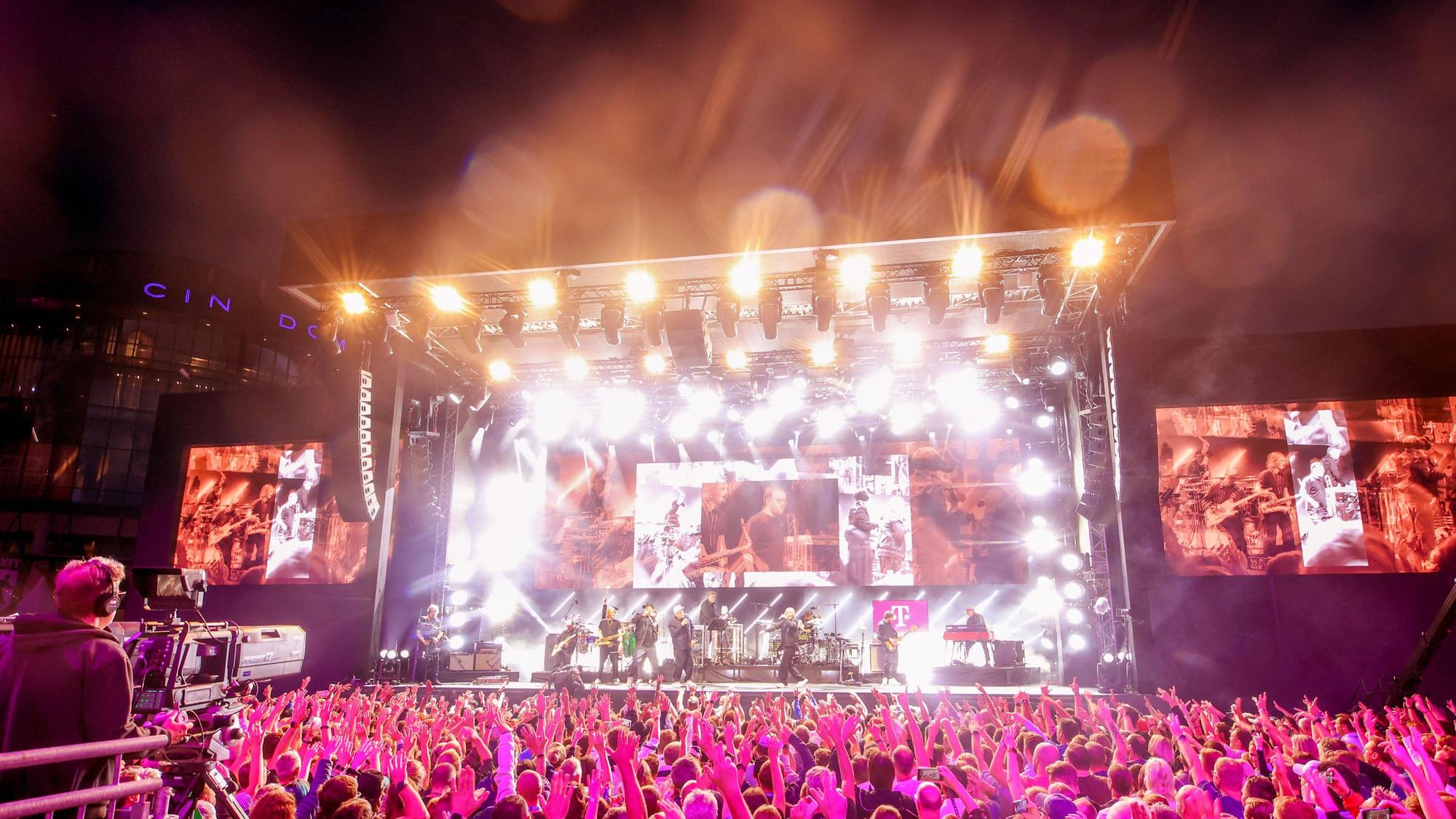 Die deutsche Hip-Hop-Band Die Fantastischen Vier bei einem Konzert 2024 in Köln.