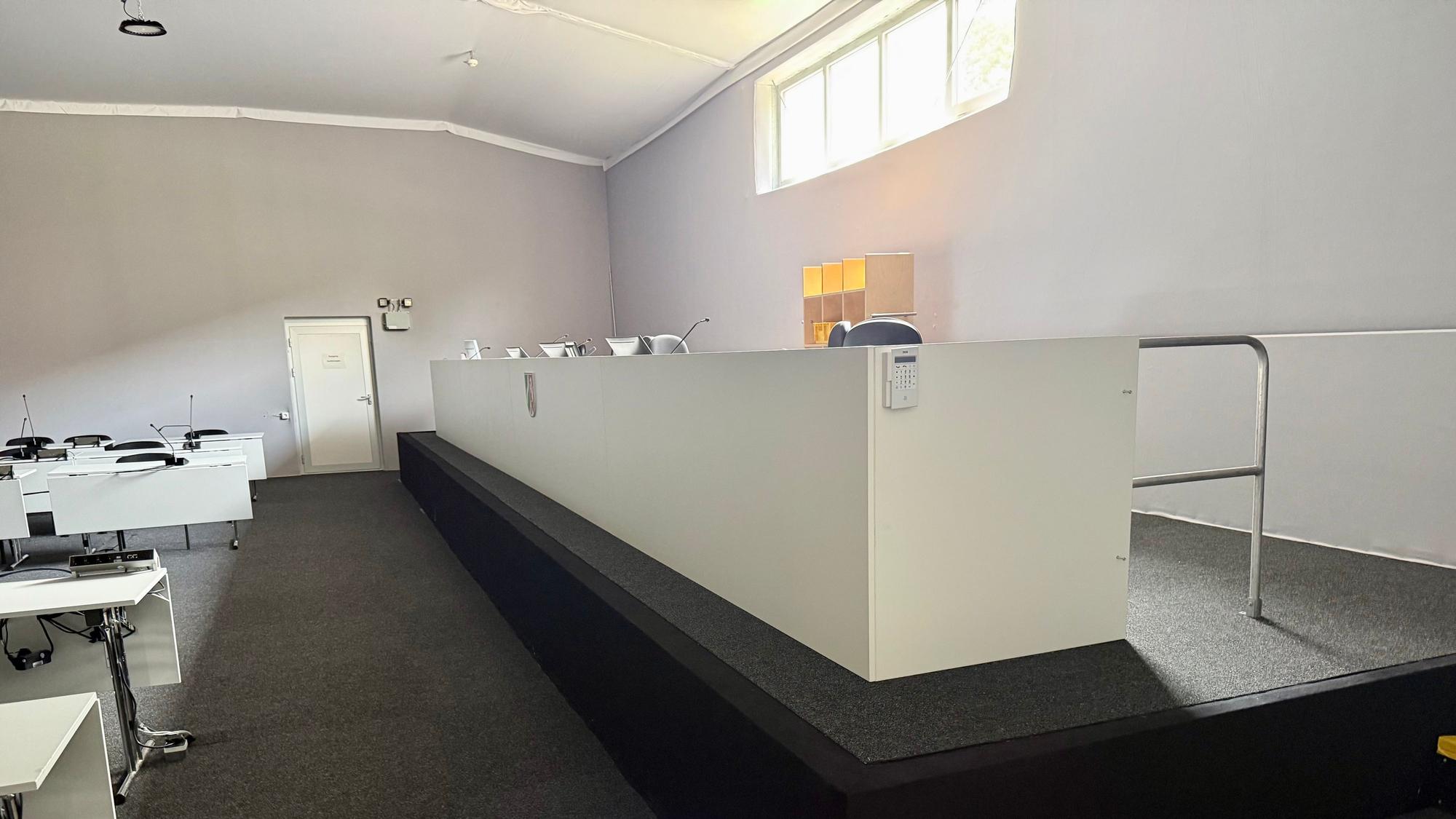Saal im Behelfsbau des Kölner Landgerichts