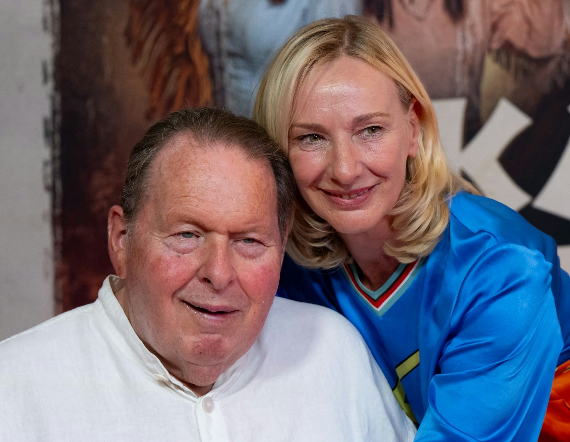 Kabarettist Ottfried Fischer, hier mit seiner Frau Simone, kann nach eigenen Worten mit Moderator Thomas Gottschalk mitfühlen. (Archivbild)