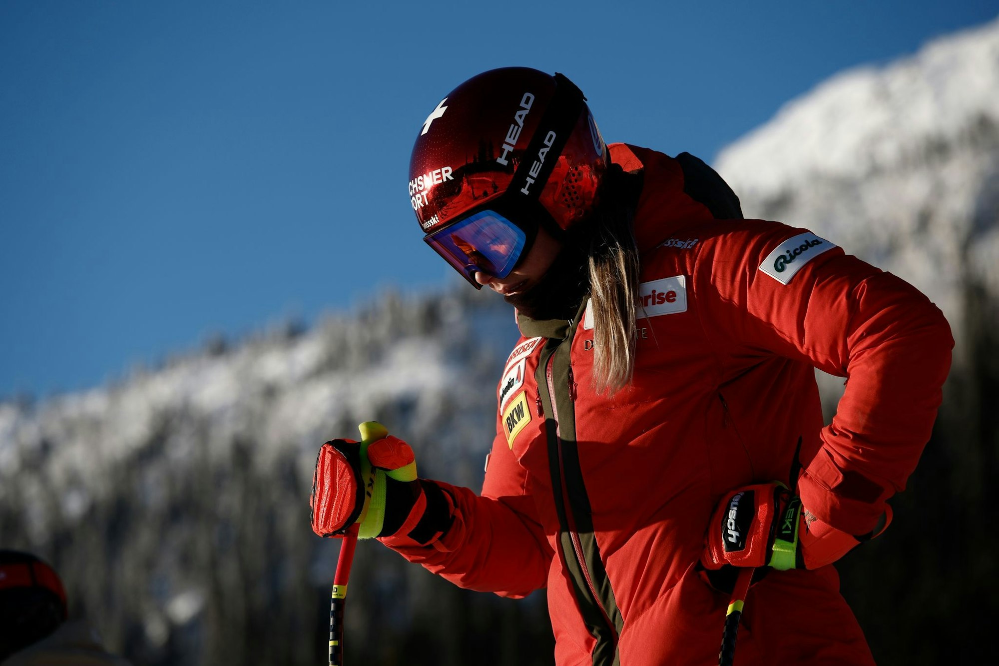 Die Schweizerin Corinne Suter muss verletzungsbedingt mehrere Wochen aussetzen. (Archivbild)