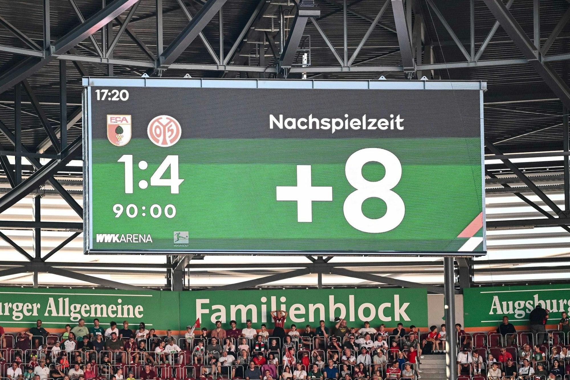 Die Nachspielzeit soll ab 2026 in den Stadien mitlaufen. (Archivbild)