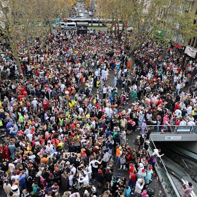 Der Chlodwigplatz zog am 11.11.2025 viele Feiernde an — dieses Mal will die Stadt besser auf den Ansturm vorbereitet sein.