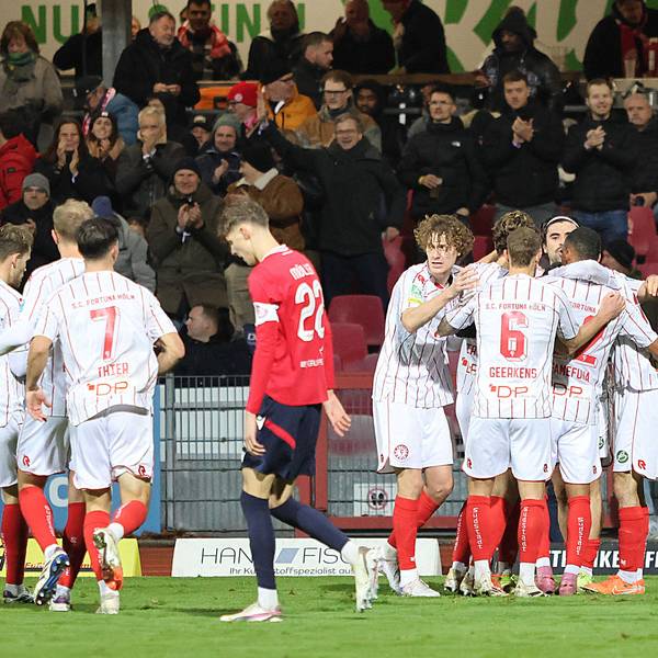 Regionalliga West: SC Fortuna Koeln - Wuppertaler SV ** NUR FÜR REDAKTIONELLE ZWECKE ** EDITORIAL USE ONLY **Fussball Regionalliga West 18.Spieltag Freitag 05.12..2025 Ort: Suedstadion Koeln SC Fortuna Koeln - Wuppertaler SV Im Bild Torjubel SC Fortuna Koeln Deutschland Köln Copyright: StefanxRittershaus *** Regionalliga West SC Fortuna Koeln Wuppertaler SV FOR EDITORIAL PURPOSES ONLY p Soccer Regionalliga West 18 Matchday Friday 05 12 2025 Location Suedstadion Koeln SC Fortuna Koeln Wuppertaler SV In picture Goal celebration SC Fortuna Koeln Germany Cologne Copyright StefanxRittershaus Copyright: StefanxRittershaus doc83kadfh5s4kuygjfh18 ,EDITORIAL USE ONLY