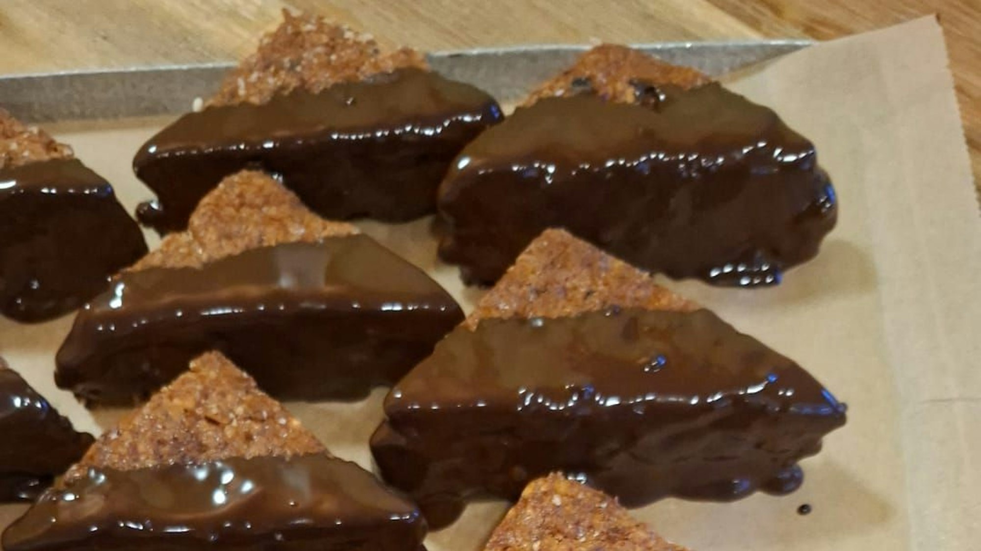 Die Nussecken sind ein Klassiker in der Weihnachtsbäckerei.