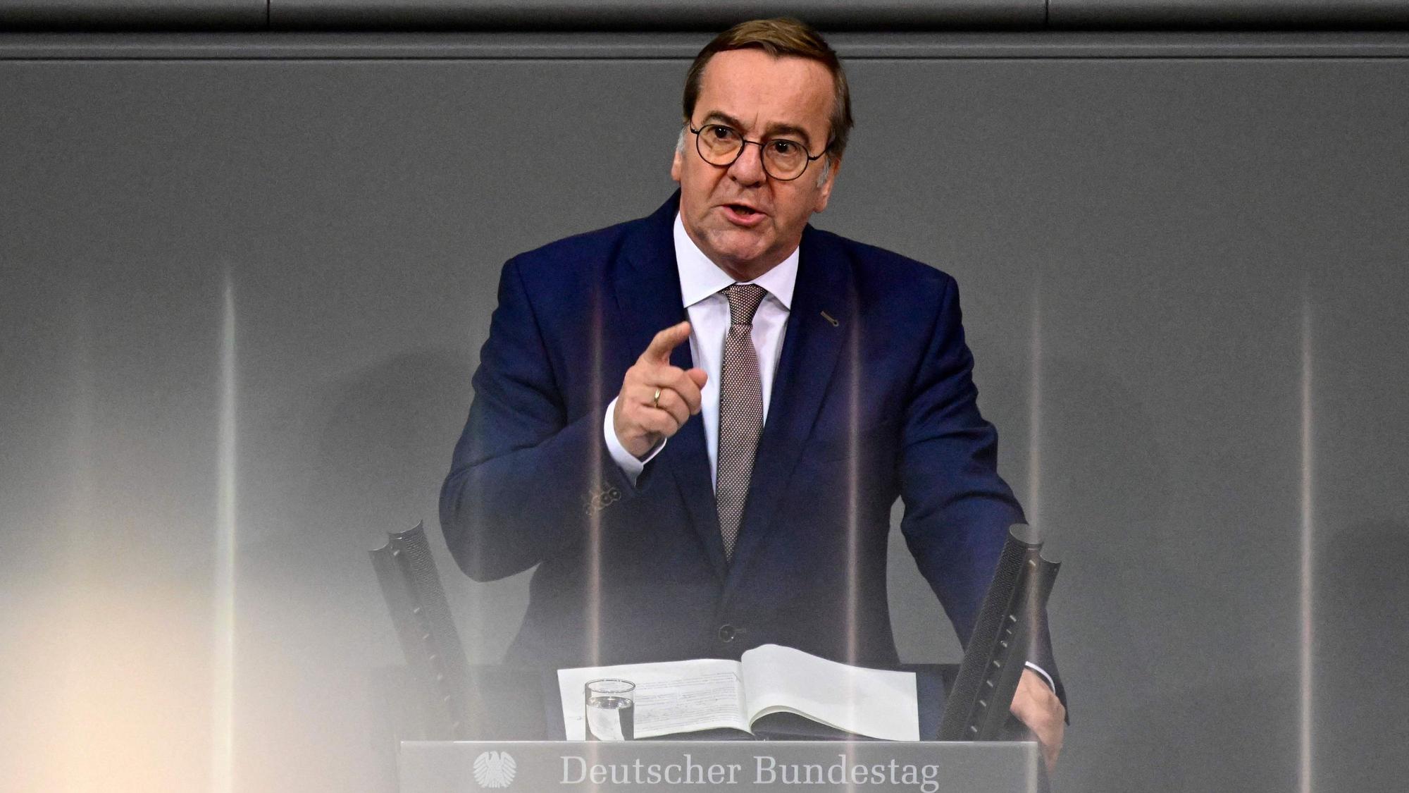 Bundesverteidigungsminister Boris Pistorius spricht am Freitag (5. Dezember) im Bundestag.