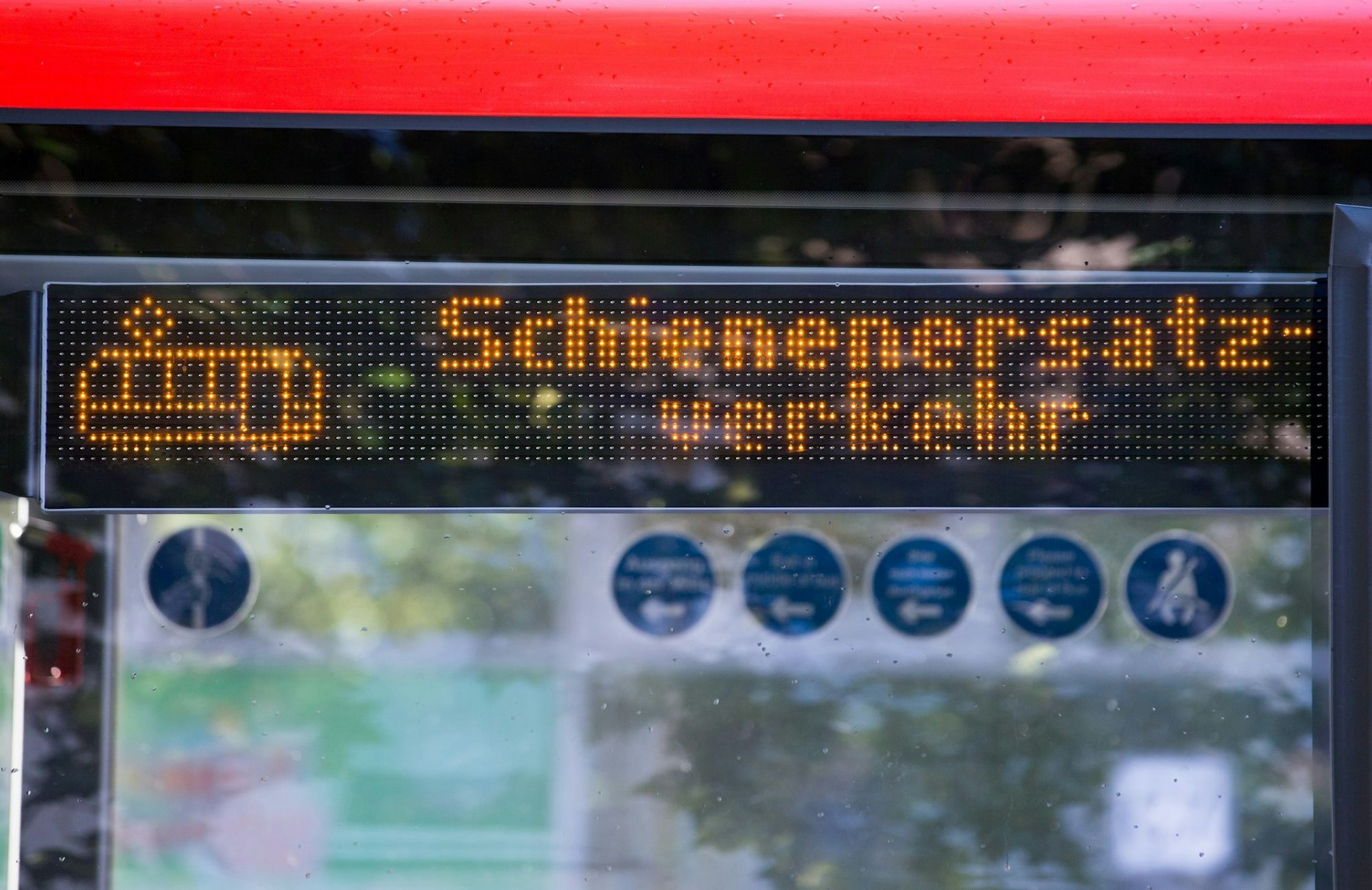 Die Busse im Schienenersatzverkehr sind deutlich länger unterwegs als die Züge. (Archivbild)