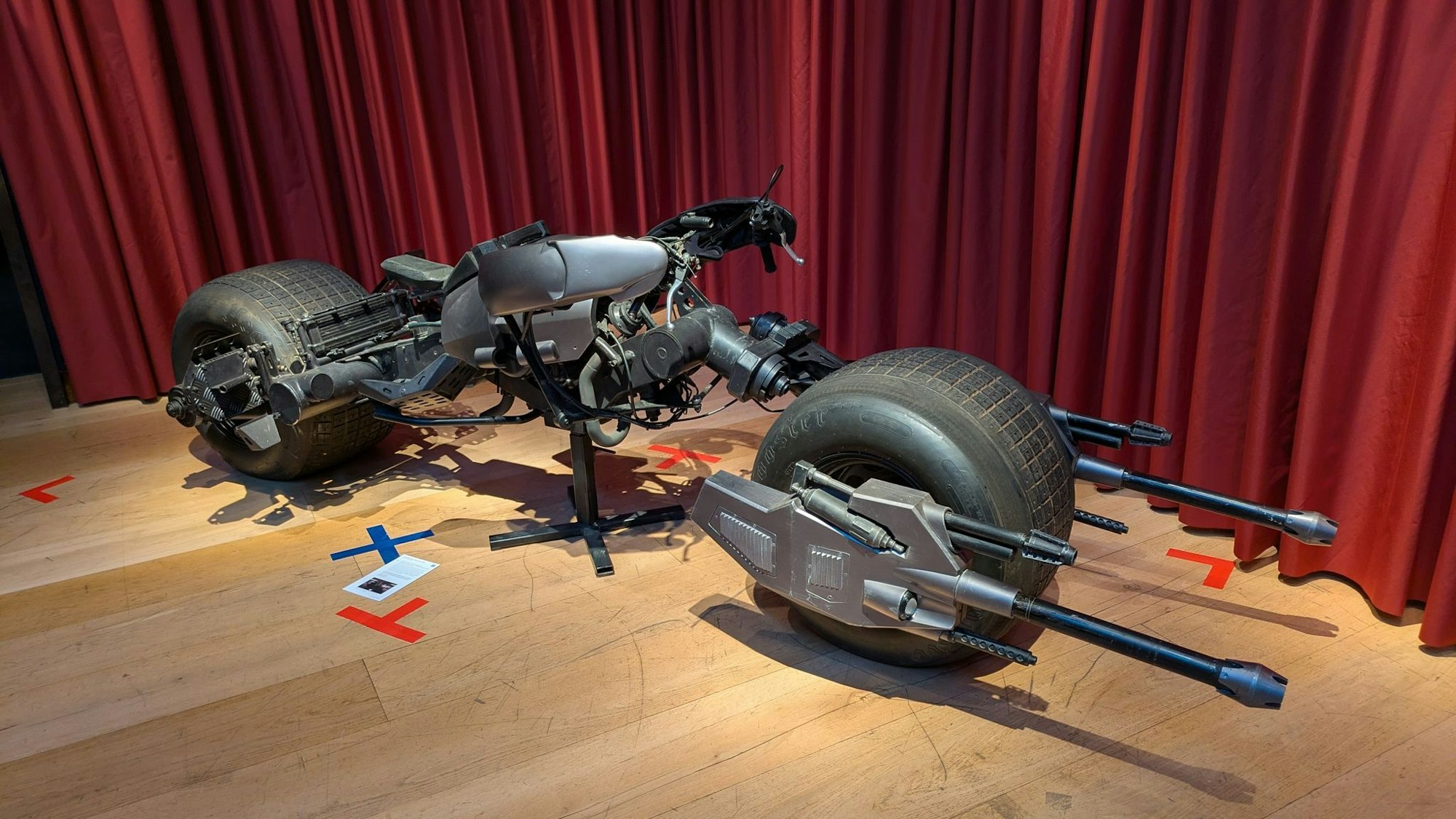 Das ikonische Motorrad von Superheld Batman aus den Filmen "The Dark Knight" und "The Dark Knight Rises".