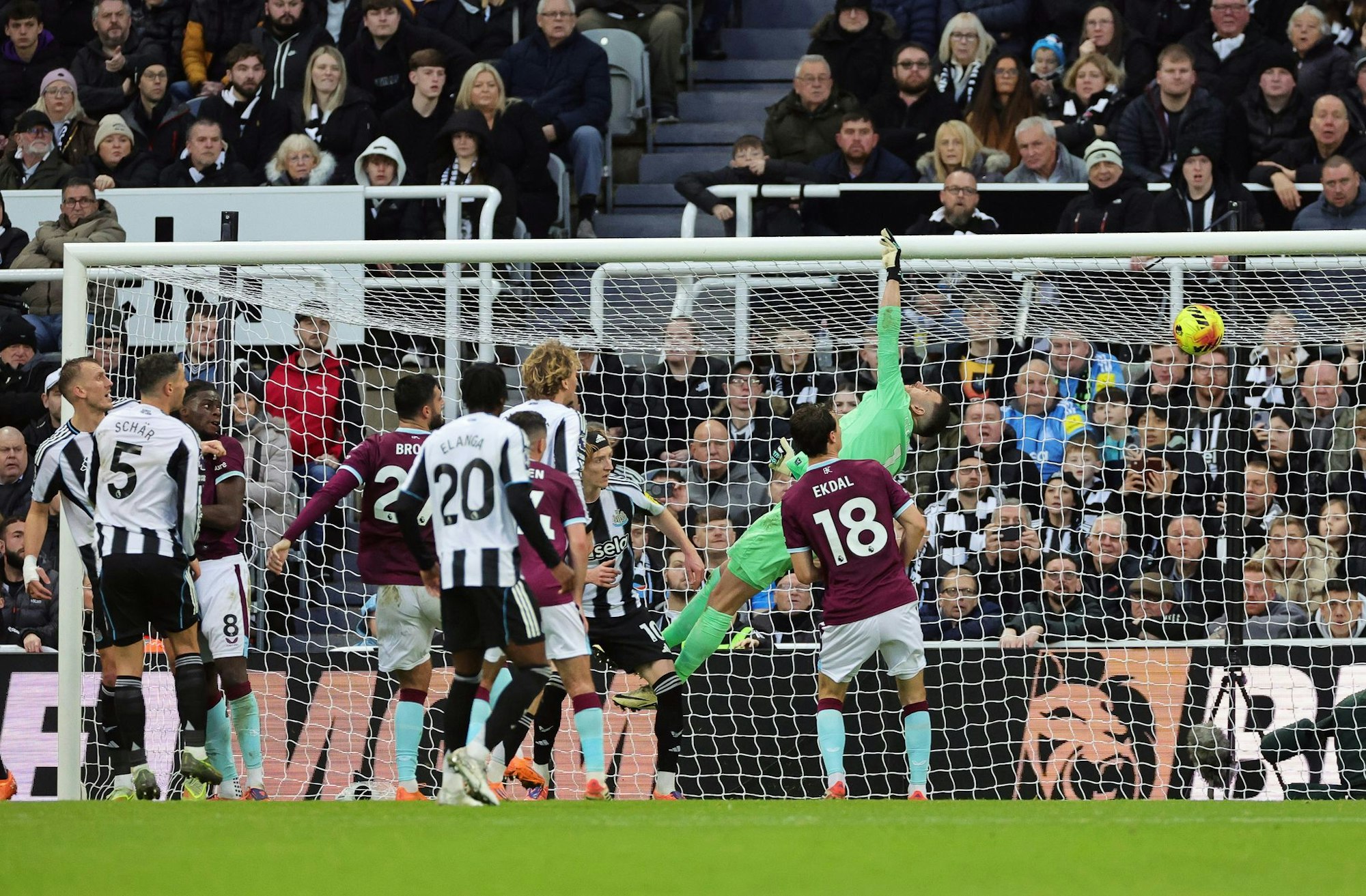 Newcastle ging durch eine direkt verwandelte Ecke von Bruno Guimaraes in Führung.