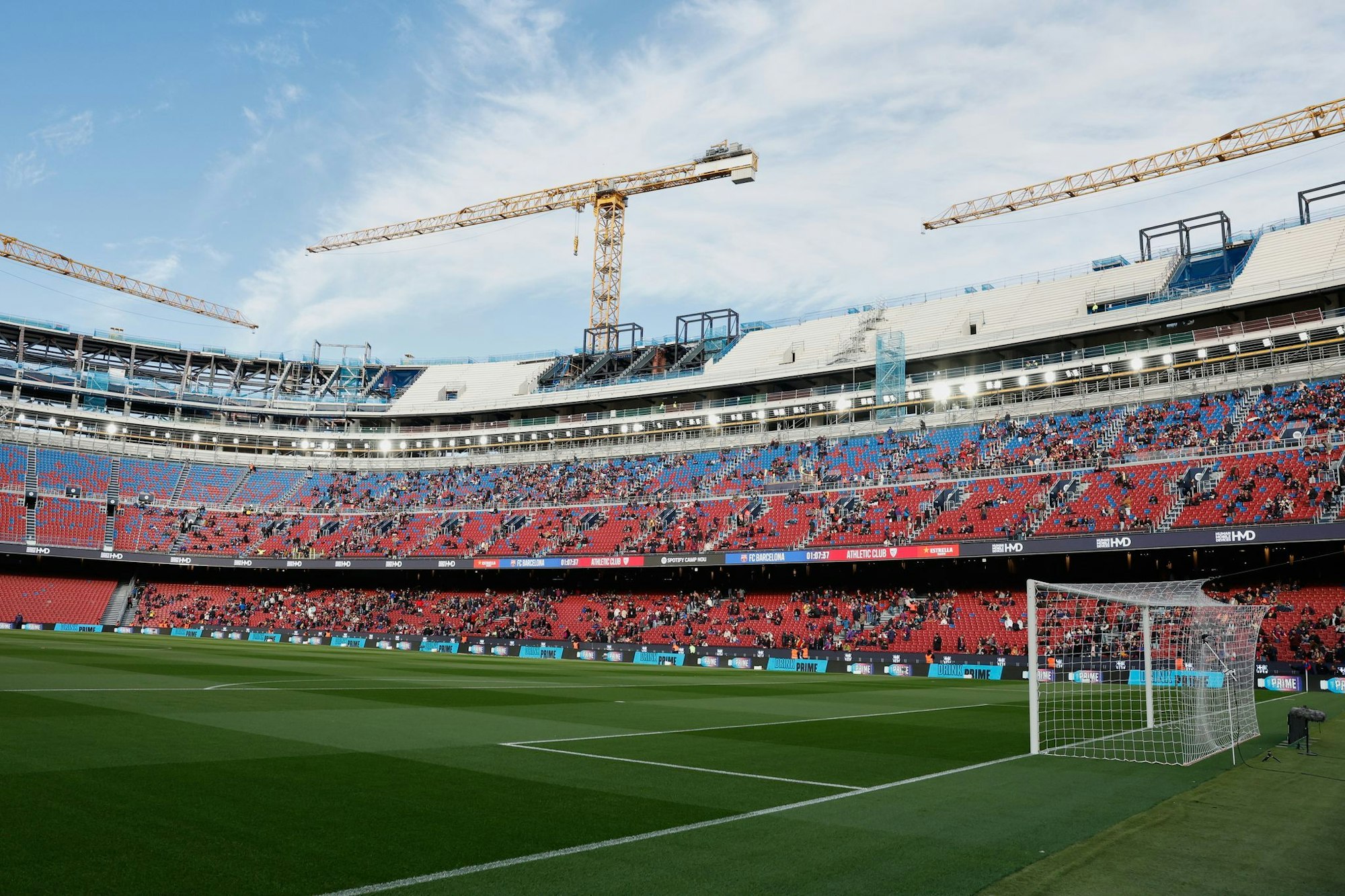 Darf nur zum Teil ausgelastet werden: Das Stadion Camp Nou in Barcelona.