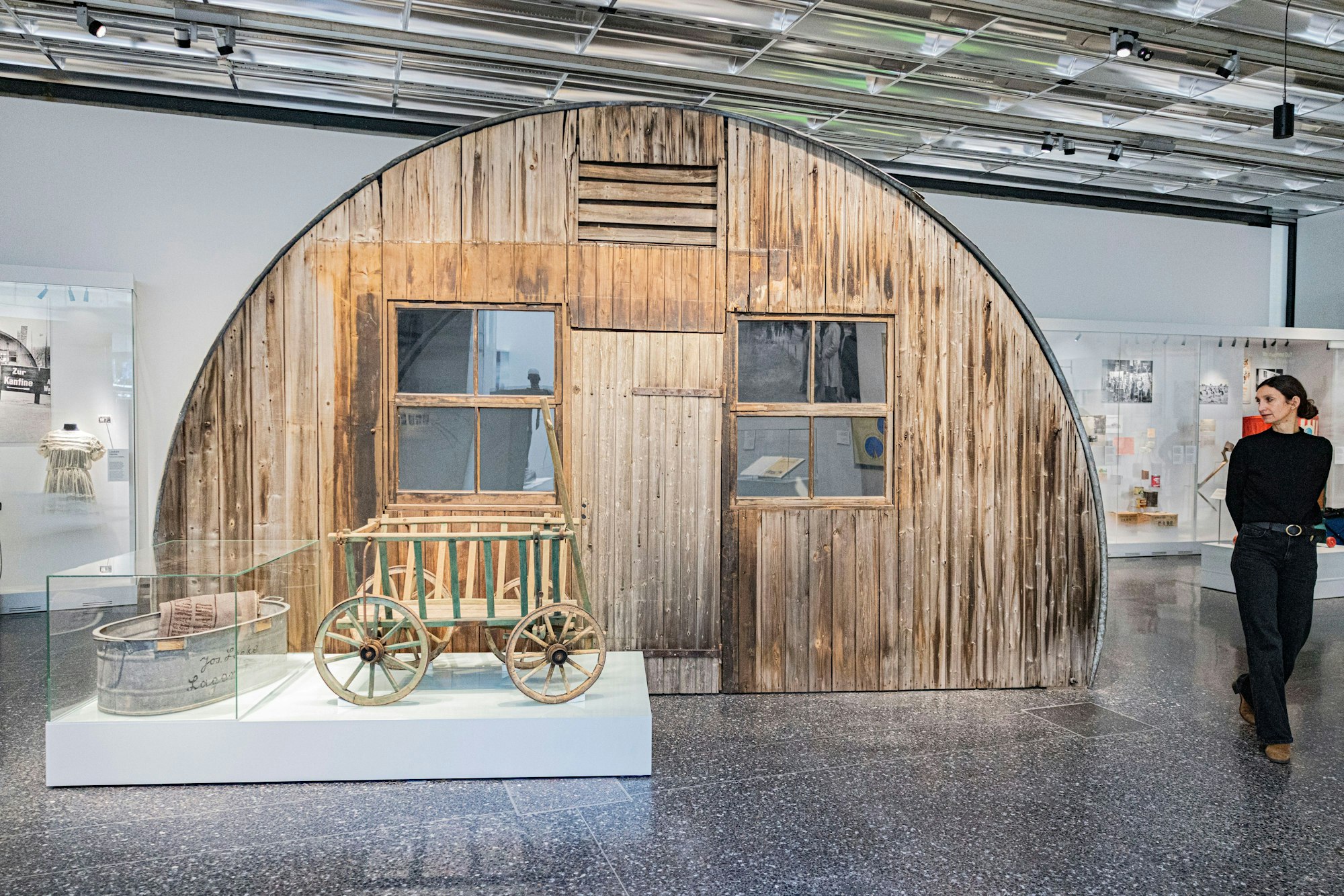 In einer Nissenhütte können Besucher nachempfinden, wie im Krieg ausgebombte Menschen lebten.