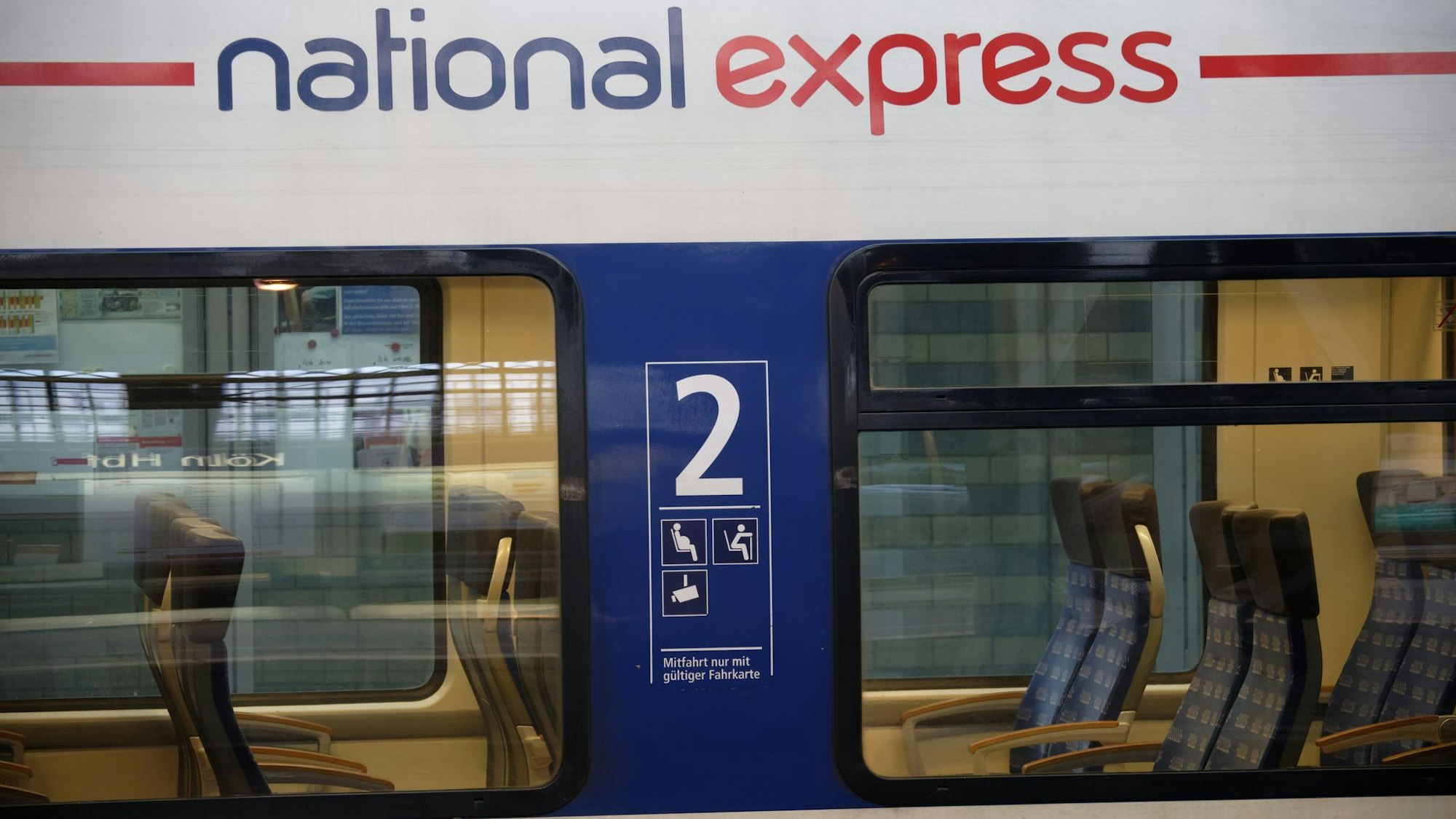 Genügend Personal, um alle Züge wieder nach Plan rollen zu lassen: Das Bahnunternehmen National Express. (Archivbild)