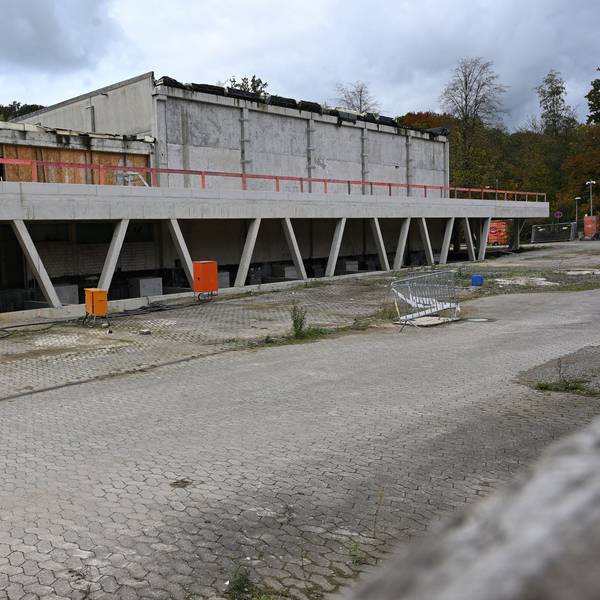 Zu sehen ist ein Rohbau für Sporthallen am Schulzentrum Kürten.