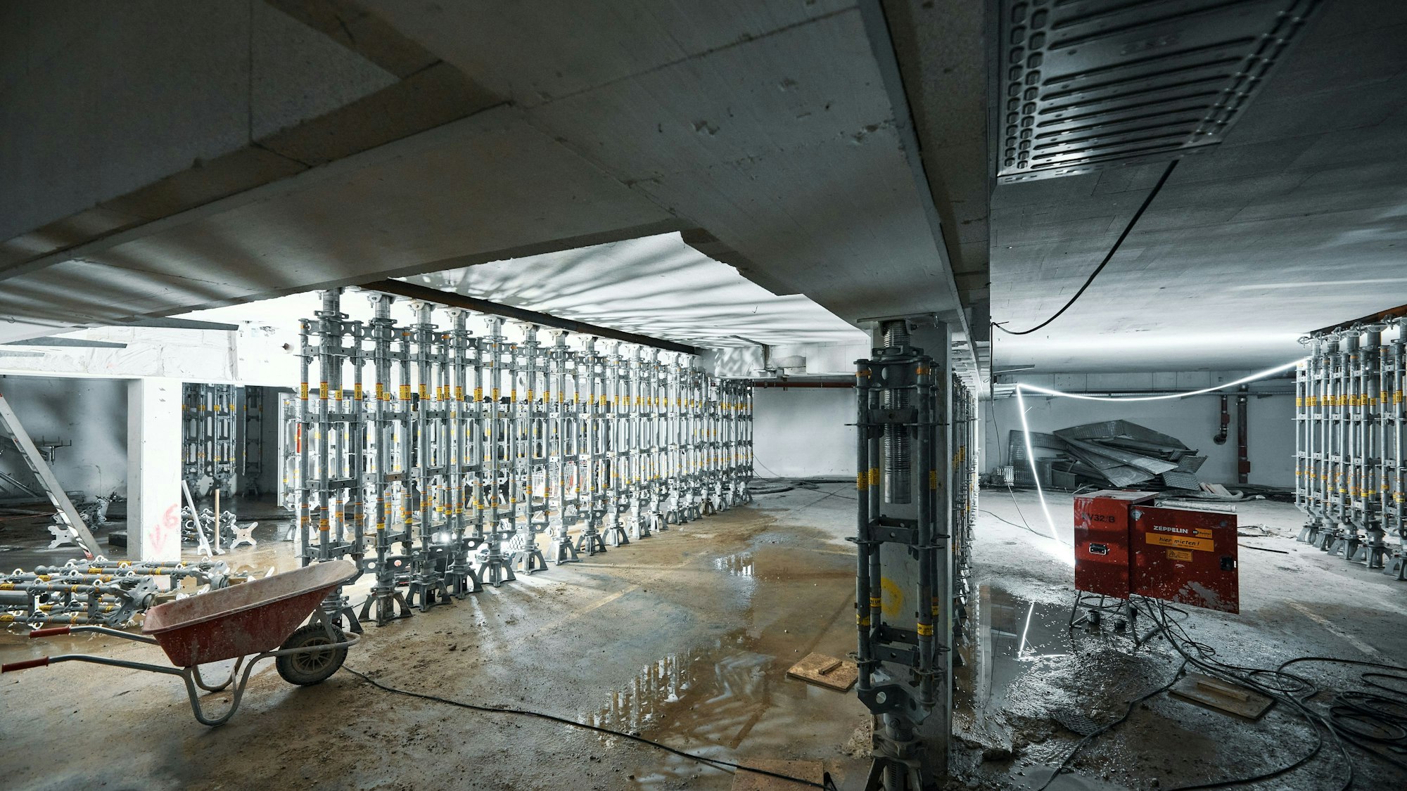 Ein exklusiver Rundgang für die Rundschau beim Umbauprojekt des Odysseums zur Gesamtschule Kalk.