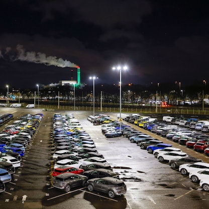 Elektro-Neuwagen stehen auf dem Gelände von Ford in Köln.