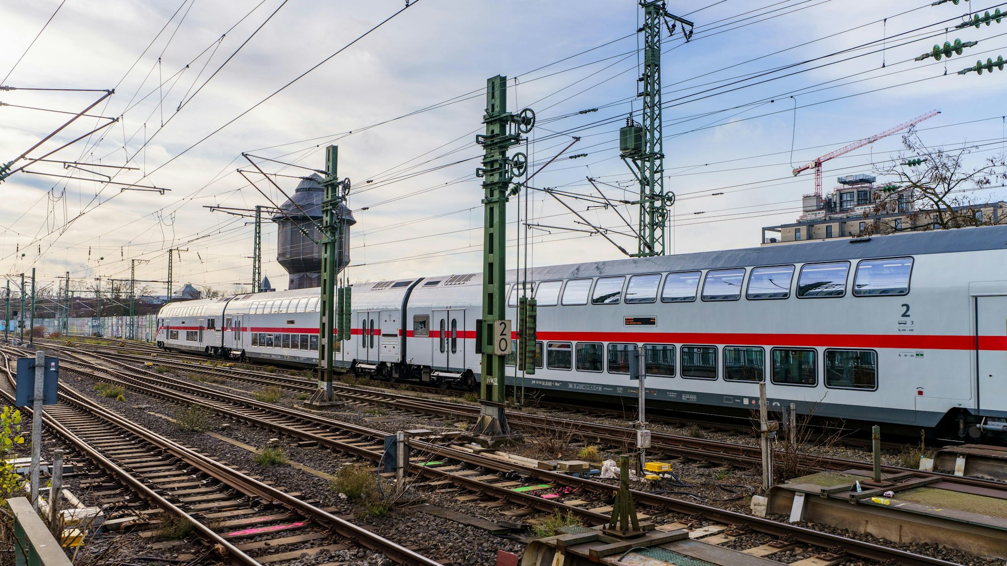 Alle fahren im gleichen Netz: Wenn es um die Frage geht, wer fahren darf und wer nicht, kommt die Leitstelle ins Spiel.