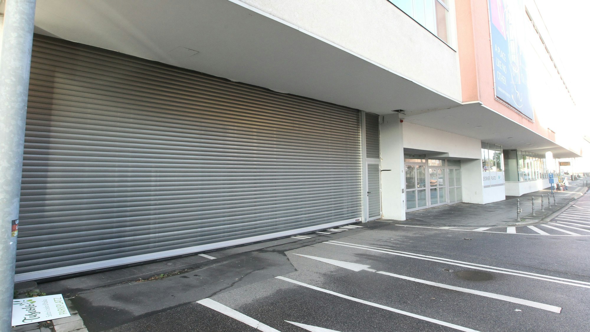 Die Tiefgarage ist ebenfalls geschlossen worden.