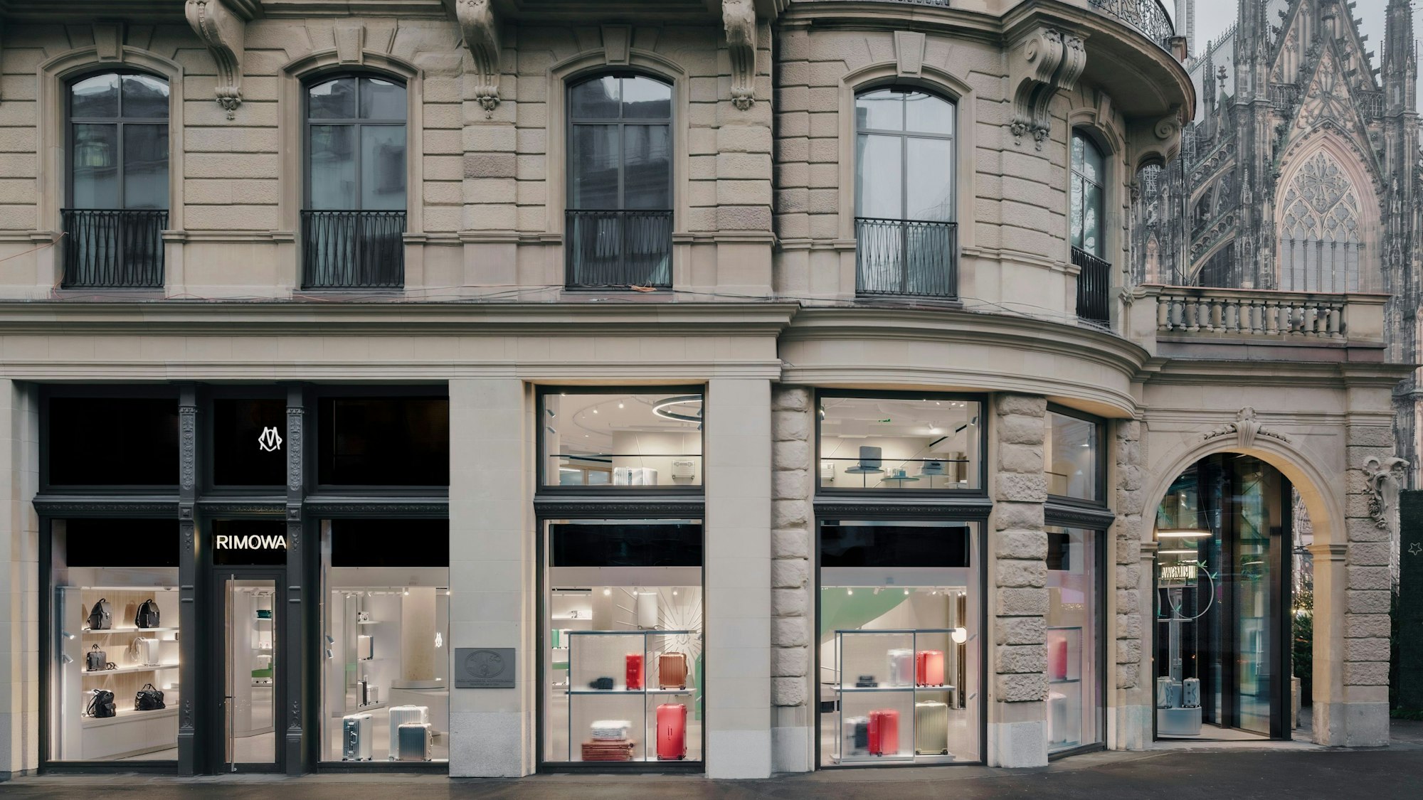 Rimowa hat das erste Geschäft im historischen Bau des Carrés eröffnet.