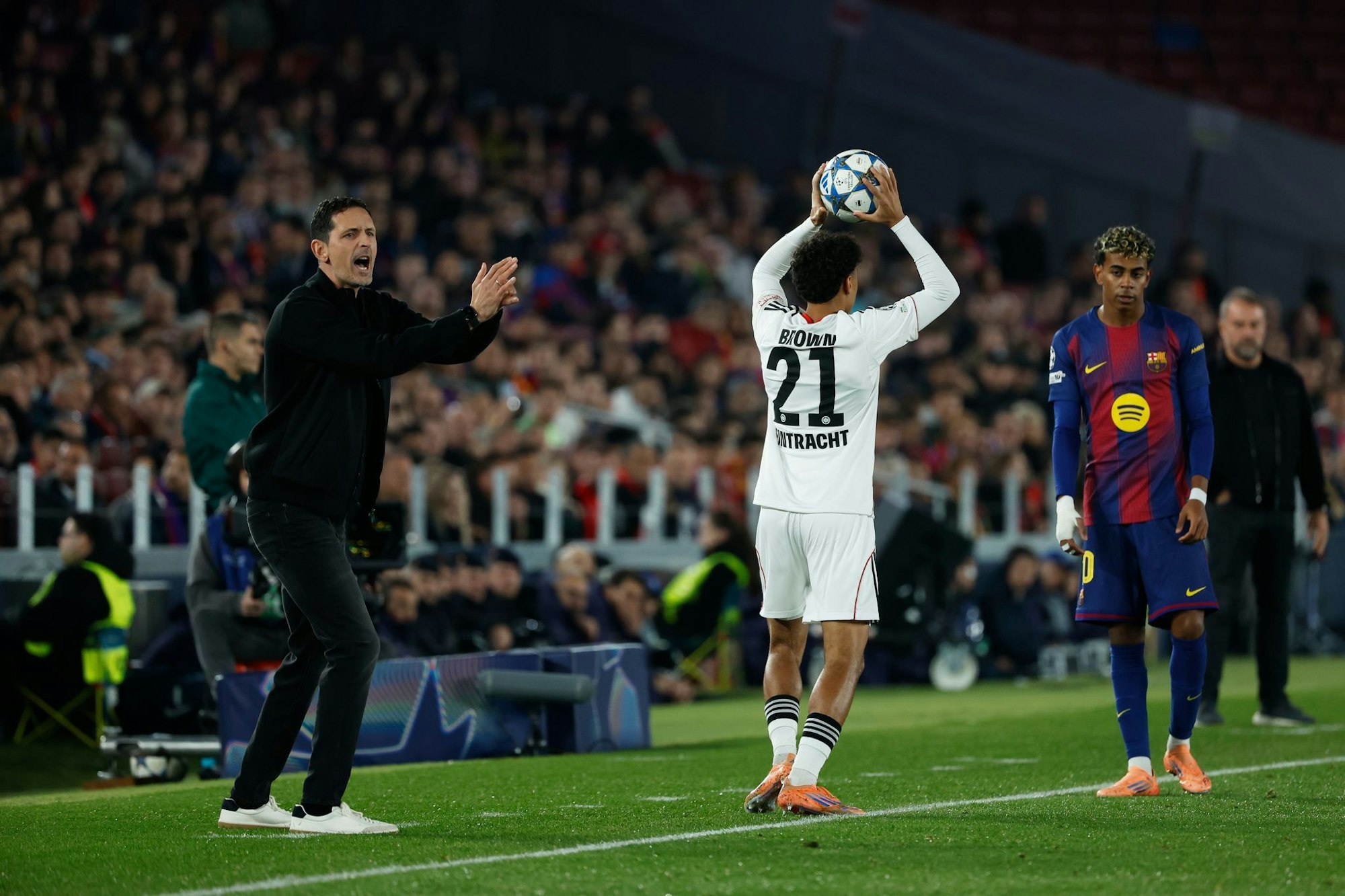 Zollte seiner Mannschaft trotz der Niederlage große Anerkennung: Eintracht-Trainer Dino Toppmöller.