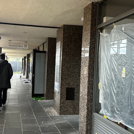 Seit Montag ist die Filiale ein Deutsche Bank Private Center ohne Selbstbedienung oder Service-Terminals.