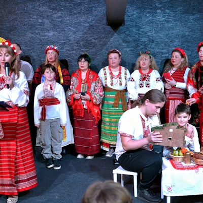 Die Mitglieder des Chor Barvy präsentierten in traditioneller urkainischer Kleidung stimmungsvolle Einblicke in das Weihnachtsfest.