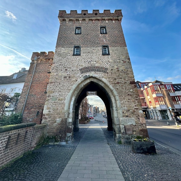 Zu sehen ist das Bonner Tor in Erftstadt.