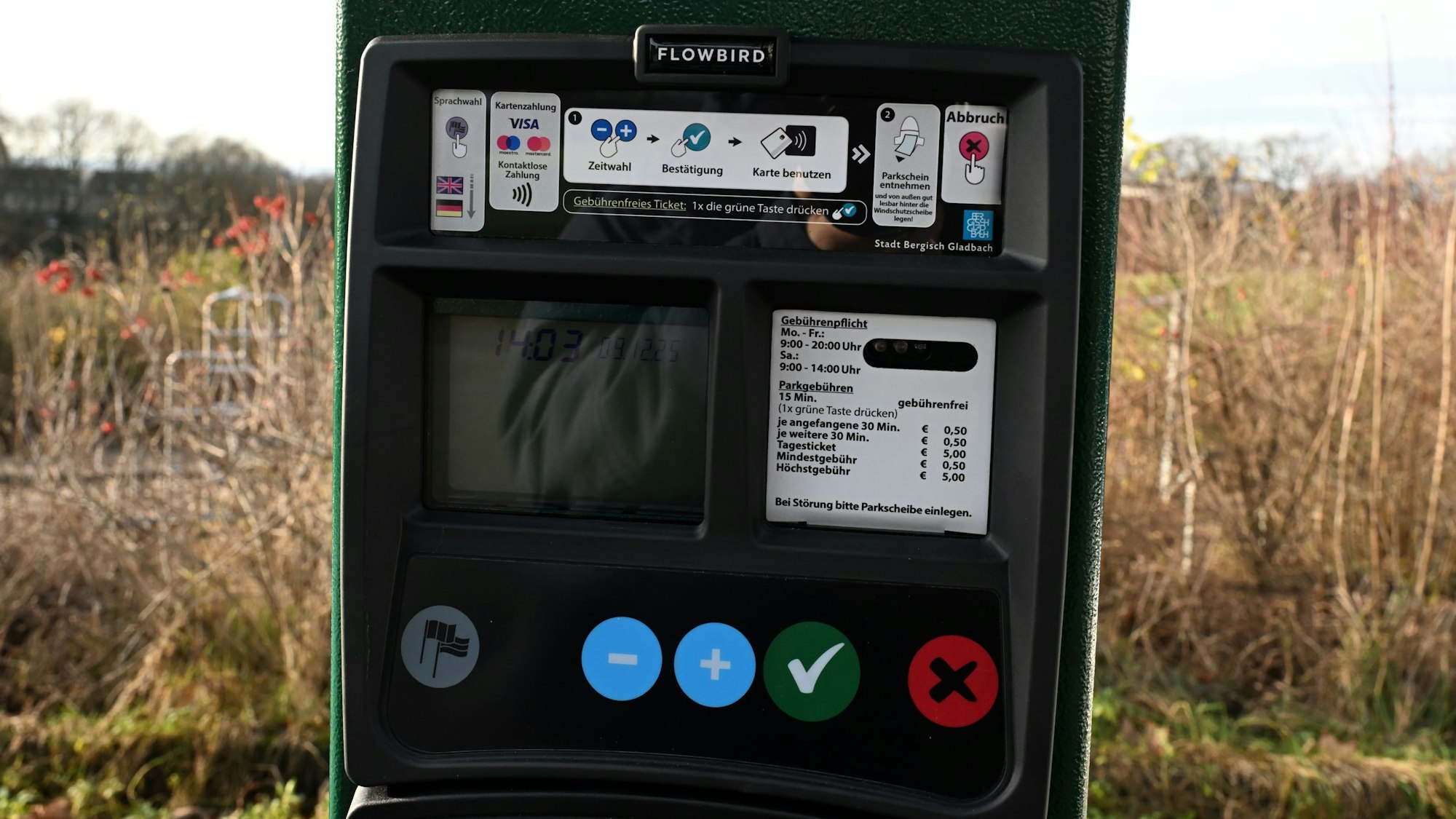 Neue Parkscheinautomaten aufgestellt.