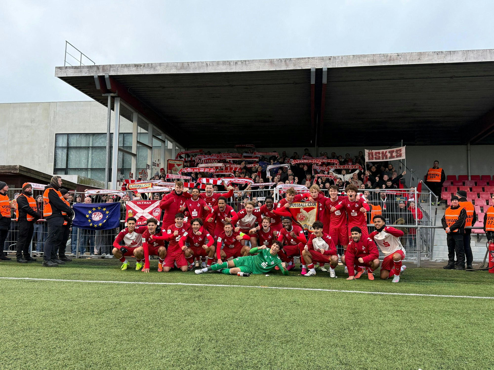 KOELN, GERMANY - NOVEMBER 26: Fynn Schenten 1. FC Koeln, 9 celebrates scoring the 1:1 goal during the UEFA Youth League match between 1. FC Koeln vs. FC Midtjylland at Franz-Kremer-Stadion on round 3 of the UEFA Youth League on November 26, 2025 in Koeln, Germany. North Rhine Westphalia Germany Copyright: xBEAUTIFULxSPORTS/Wunderlx