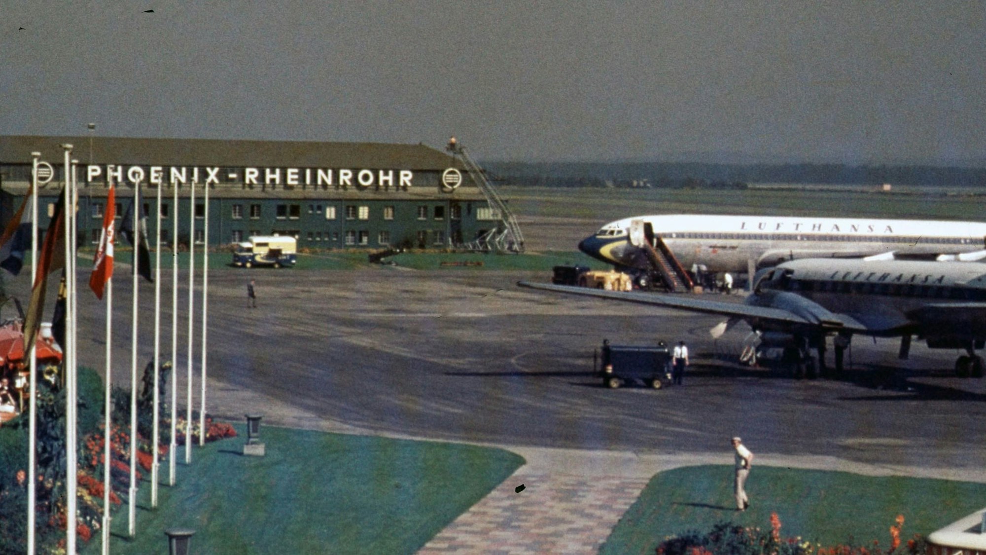 1954 wurde die Querwindbahn in Betrieb genommen. Damals die längste Startbahn in Deutschland