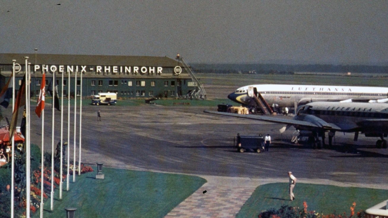 1954 wurde die Querwindbahn in Betrieb genommen. Damals die längste Startbahn in Deutschland