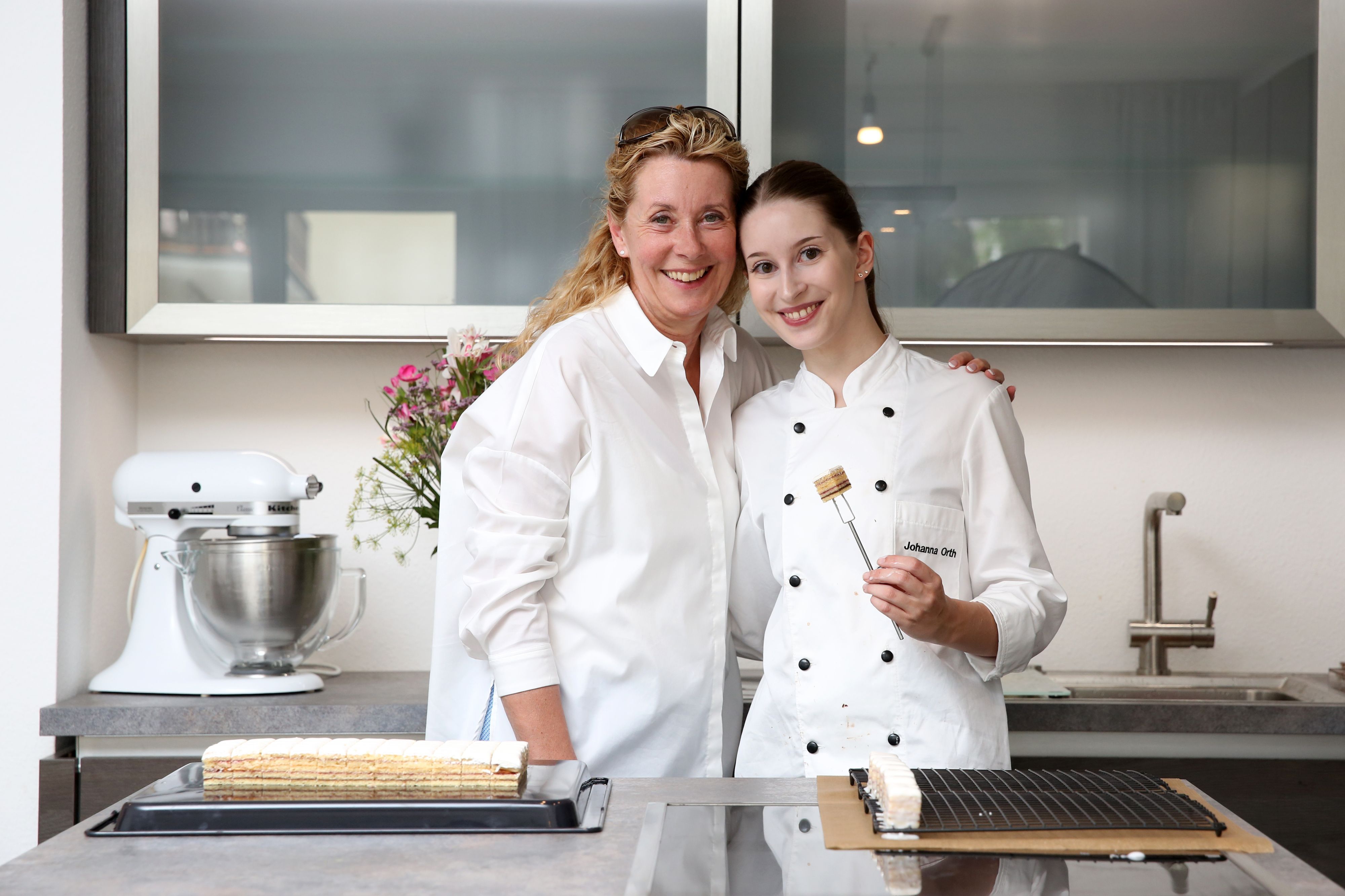 Johanna Orth mit Mutter Inka