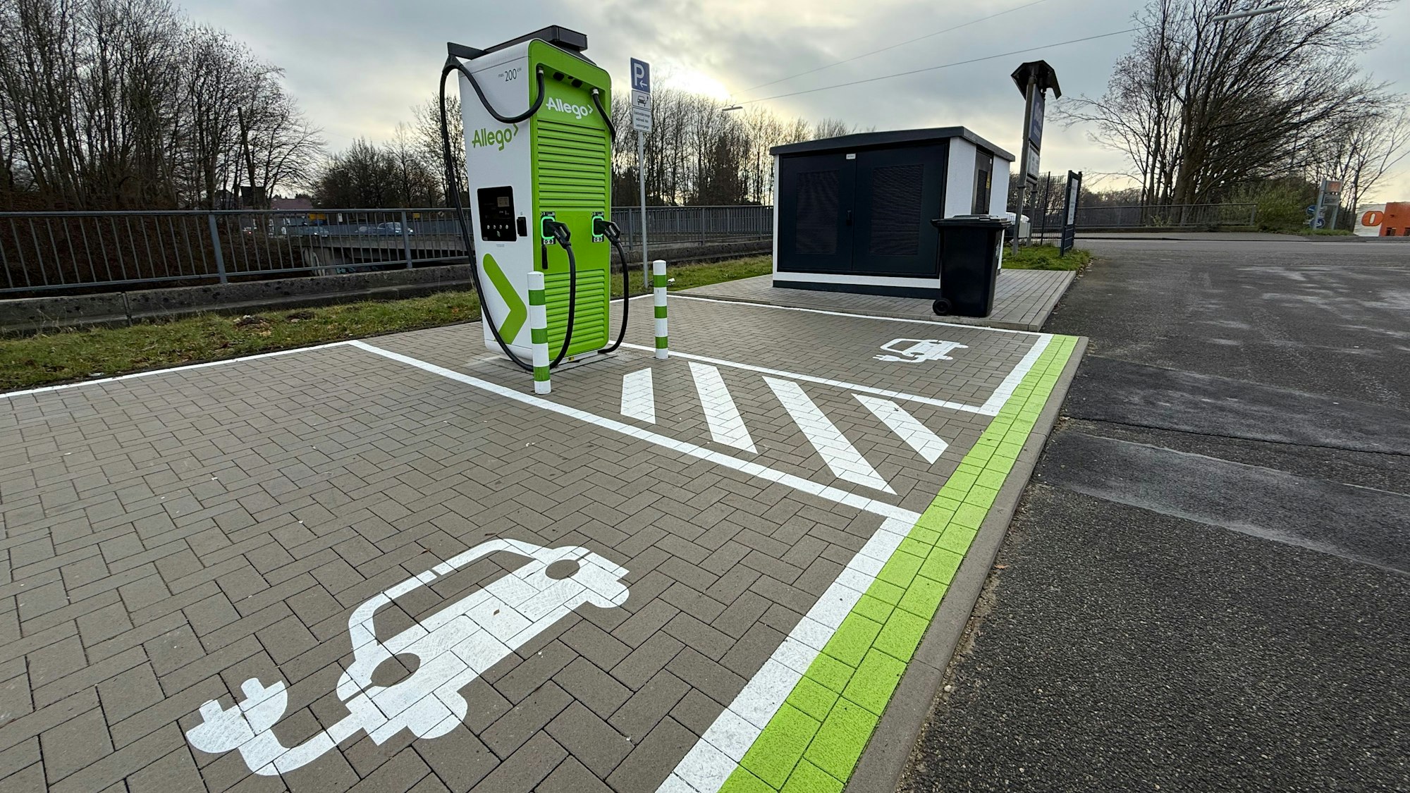 Schnellladesäulen bei Naturata in Burscheid