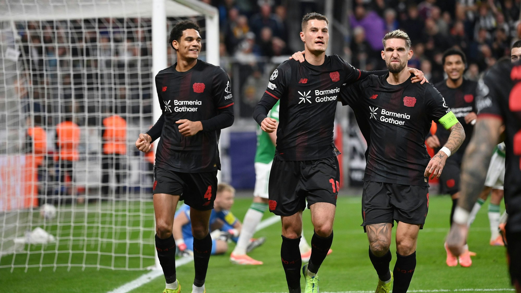 Jarell Quansah, Patrik Schick und Kapitän Robert Andrich wollen mit Bayer 04 Leverkusen auch gegen den 1. FC Köln jubeln.