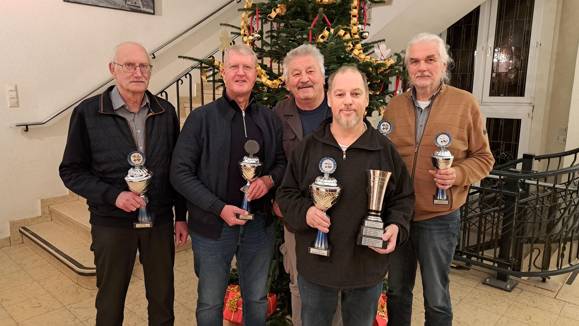Die Sieger des 46. Wipperfürther Bürgerskats (v.links.): Wolfgang Krause, Helmut Vilmar, Jochen Mutz (Organisator) Thomas Jammers und Klaus Woywode.