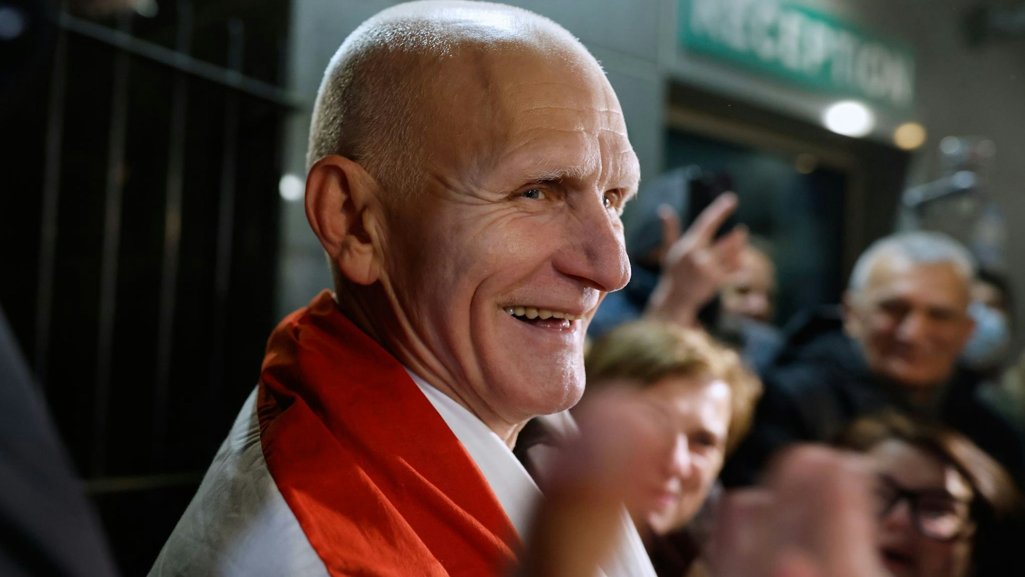 Der Friedensnobelpreisträger Alex Beljazki ist wieder in Freiheit.