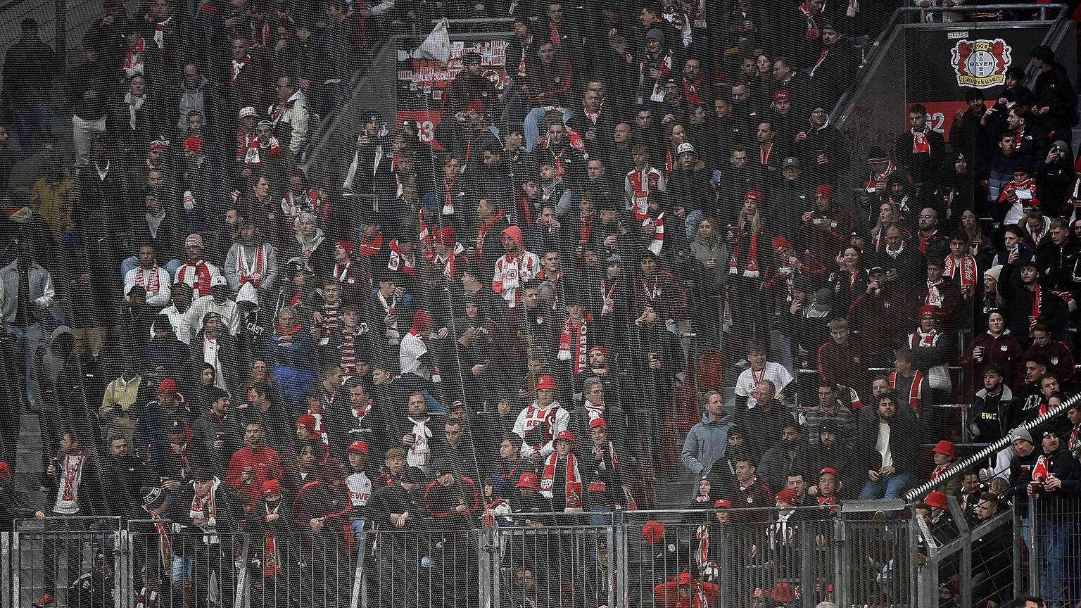 Durch den Boykott der aktiven Fanszene des 1. FC Köln klafften im Gästeblock der BayArena deutliche Lücken.