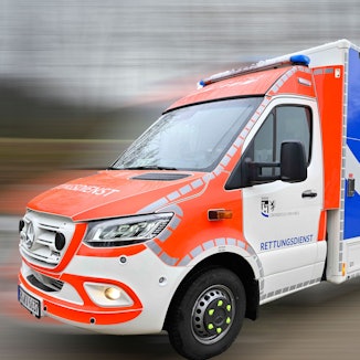 Zu sehen ist ein Rettungswagen.